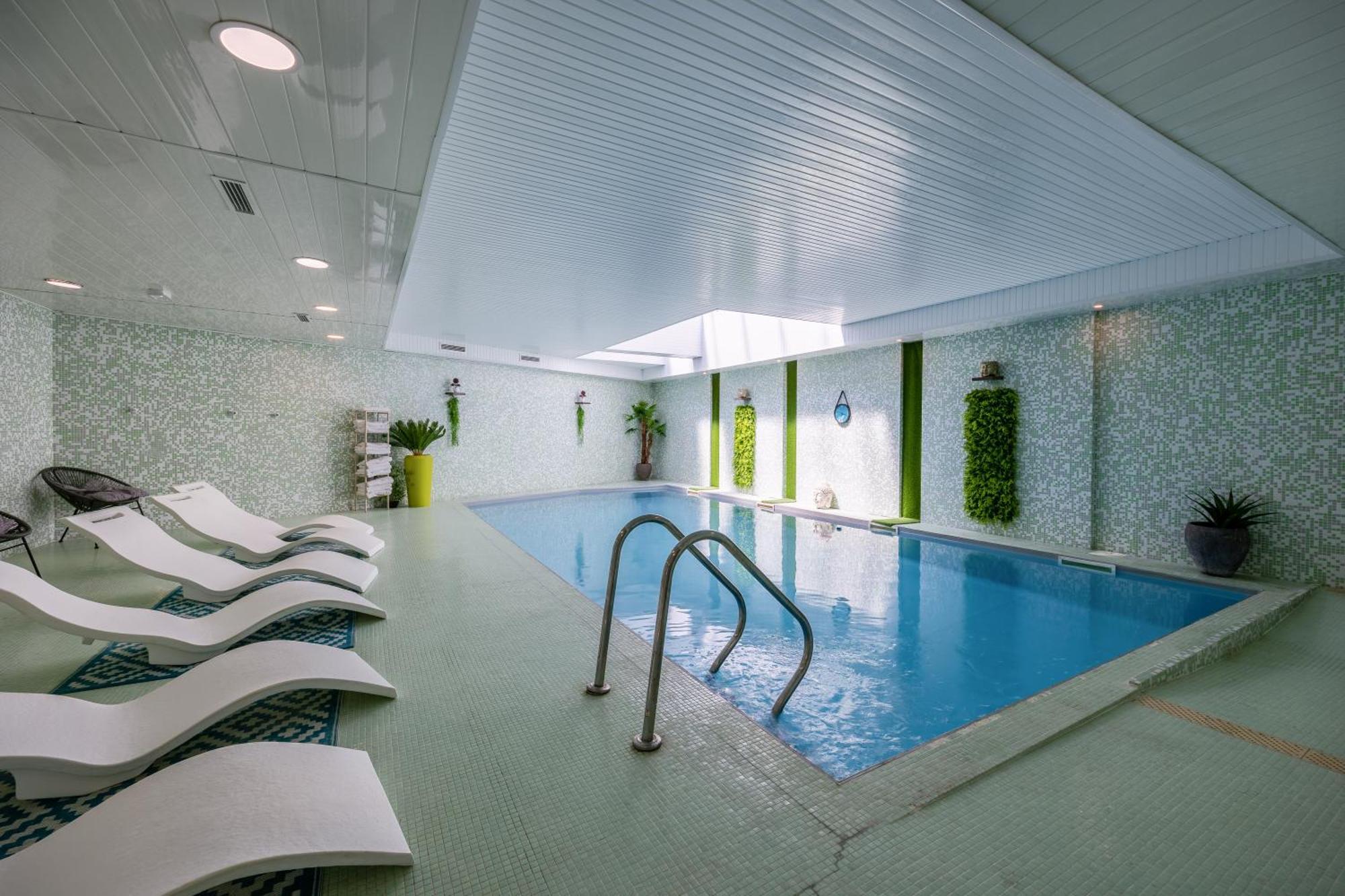 Hotel Et Spa Du Chateau Lagord Luaran gambar