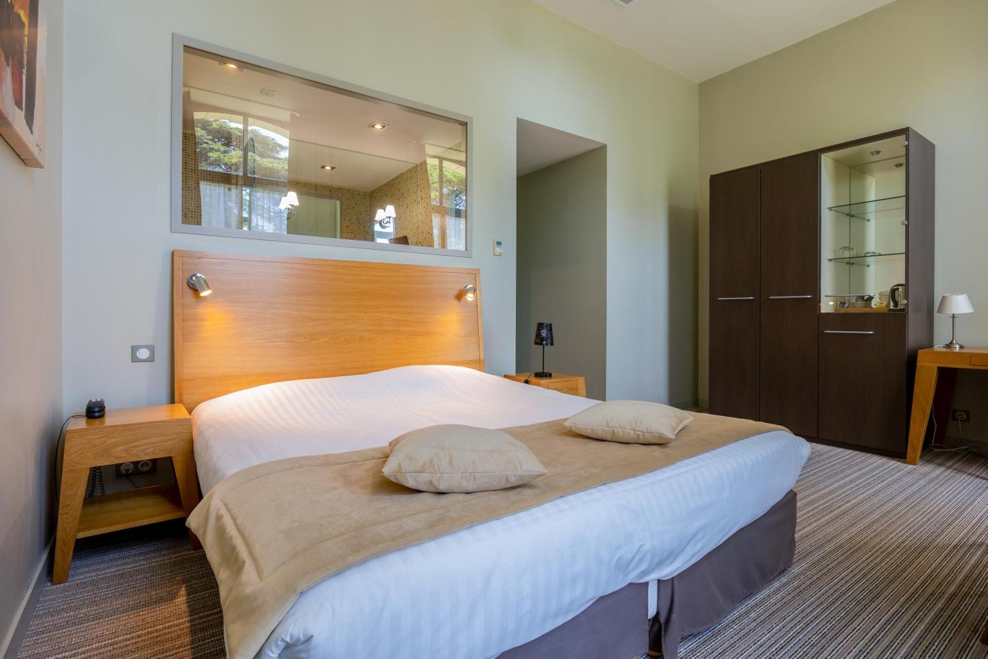 Hotel Et Spa Du Chateau Lagord Bilik gambar